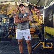 Entrenador personal con 8 años de experiencia en perdía de peso y ganancias de masa muscular